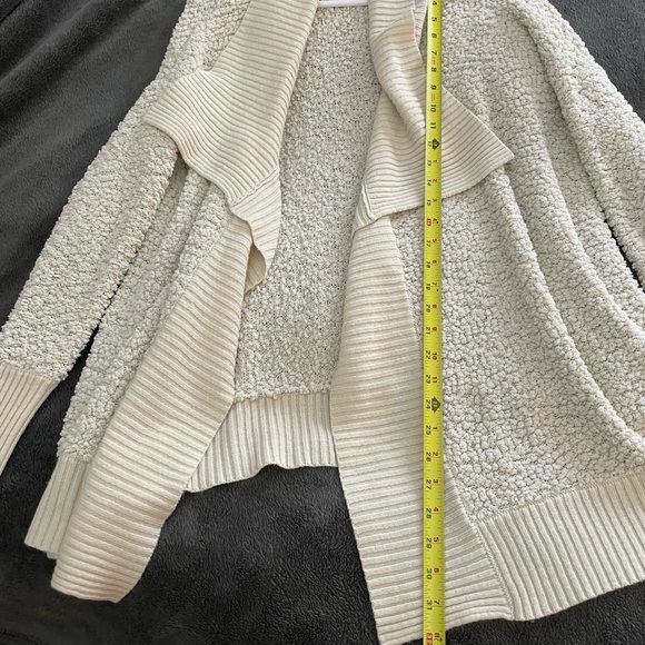 warm cardigan - Picture 8 of 9